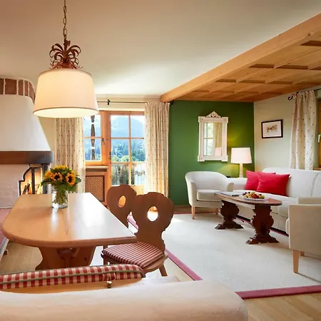 Landsitz Römerhof - Hotel Apartments Kitzbühel Exterior foto