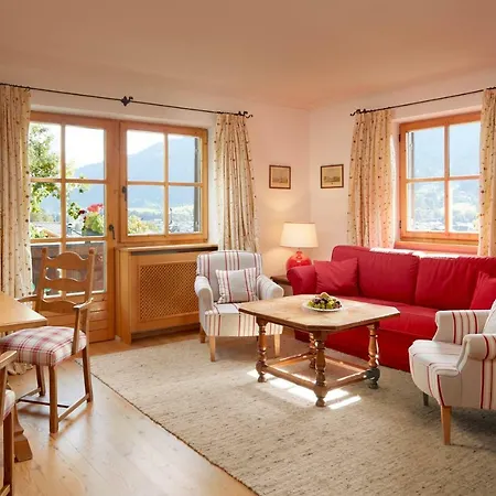 Landsitz Römerhof - Hotel Apartments Kitzbühel Exterior foto