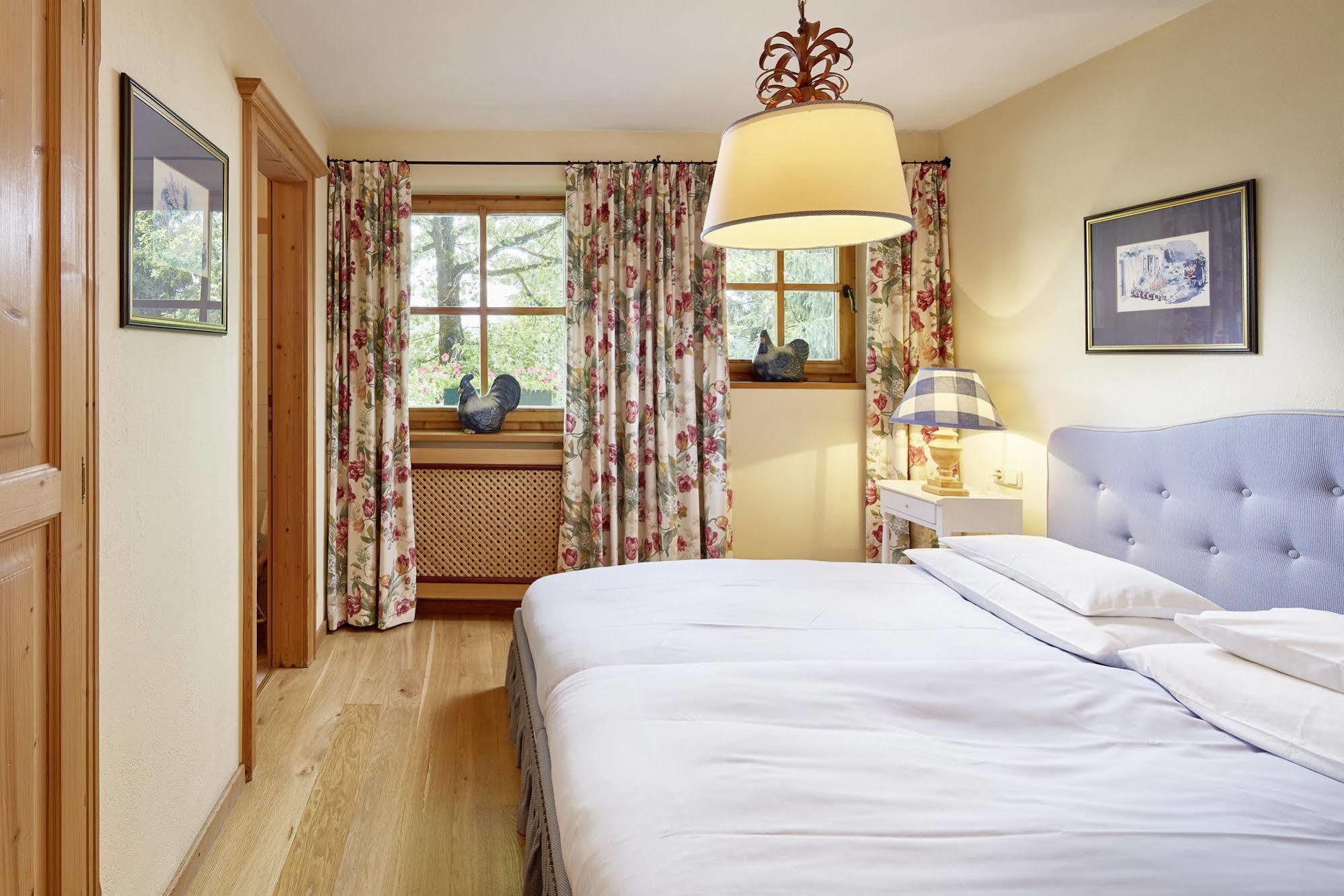 Landsitz Roemerhof - 4*